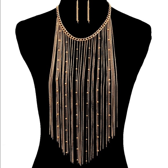 SOLD‼️ Gold Tassel Necklace