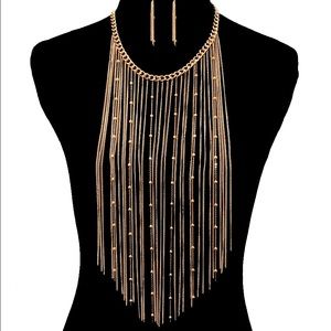 SOLD‼️ Gold Tassel Necklace