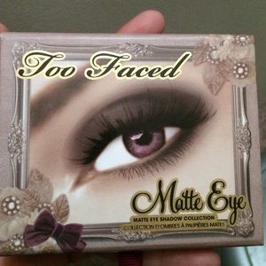 Too faced matte eyes palette!