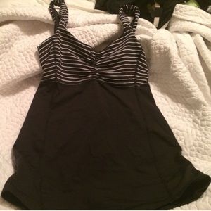 NWOT Lululemon black top with white stripes size 6