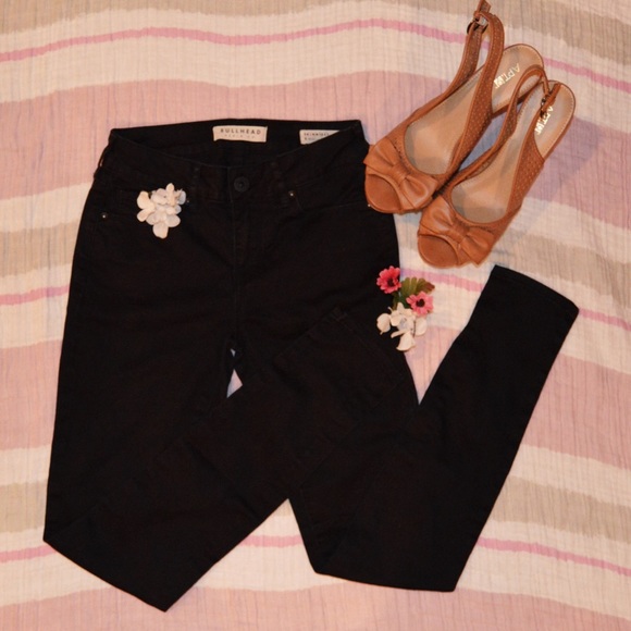 Black bullhead "skinniest" jeans.