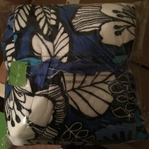 Vera Bradley throws. For @dbrgnz ONLY!