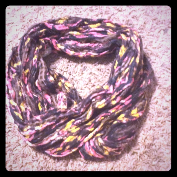 Beautiful urban outfitters scarf