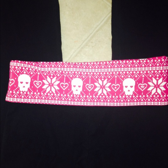 💕💕Pink Victoria's Secret yoga pants💕💕 - Picture 2 of 3