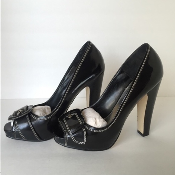 Bakers conservative high heel