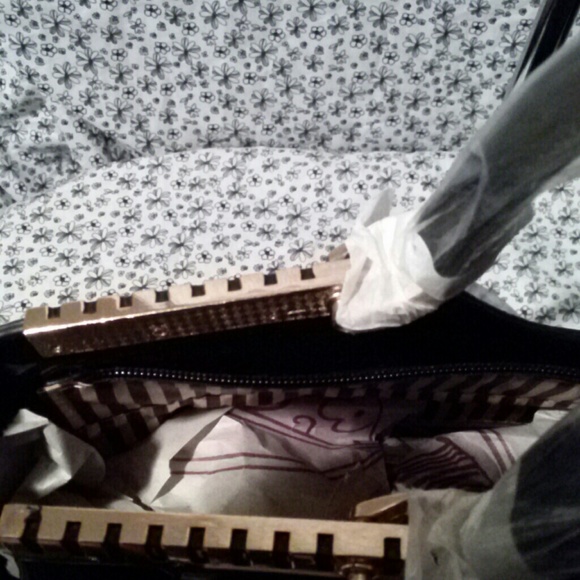 Purse - Picture 3 of 4