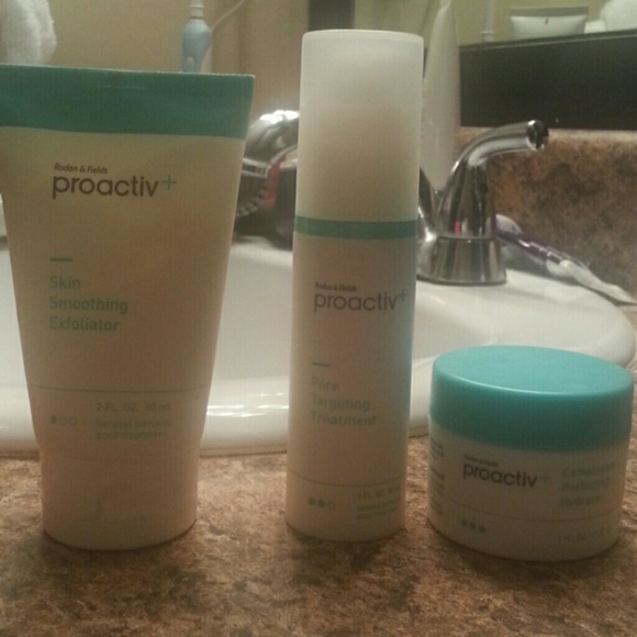 Proactive+ skin complexion perfecting kit