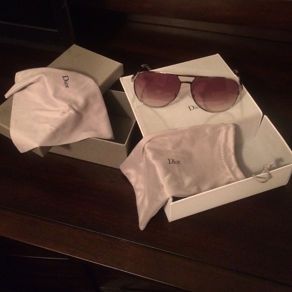 SOLD!!!! Dior aviator sunglasses - Picture 2 of 4