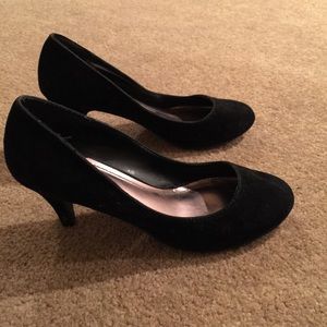 Black sueded heels