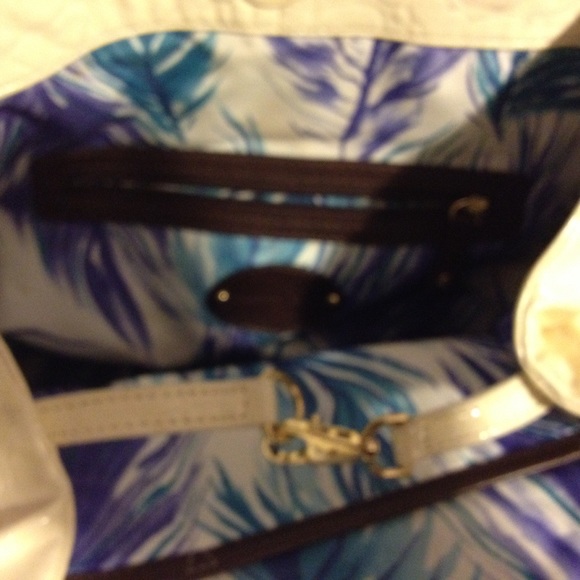 Gianni Bini Oversized Two-Way Tote - Picture 4 of 4
