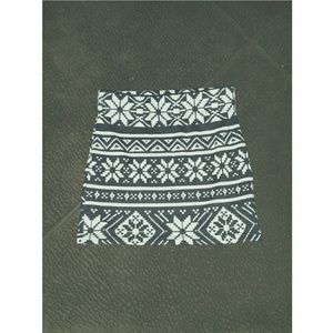 PacSun Snowflake Fitted Skirt