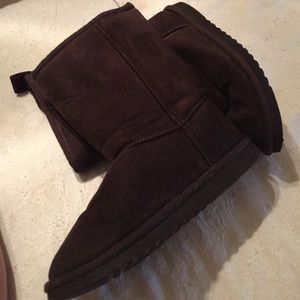 Aeropostale faux fur chocolate boots