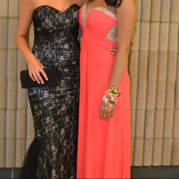 More pictures of La Femme dress - Picture 3 of 4