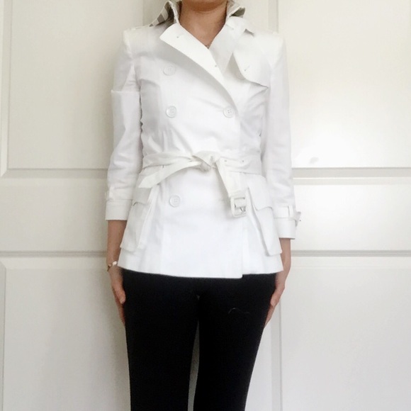 Burberry Cropped Trench Coat White