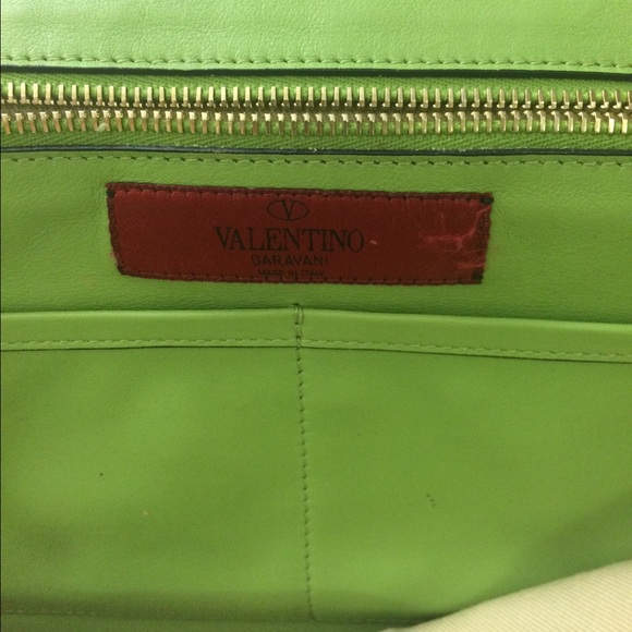 *Authentic* Valentino Rock Stud bag - Picture 4 of 4