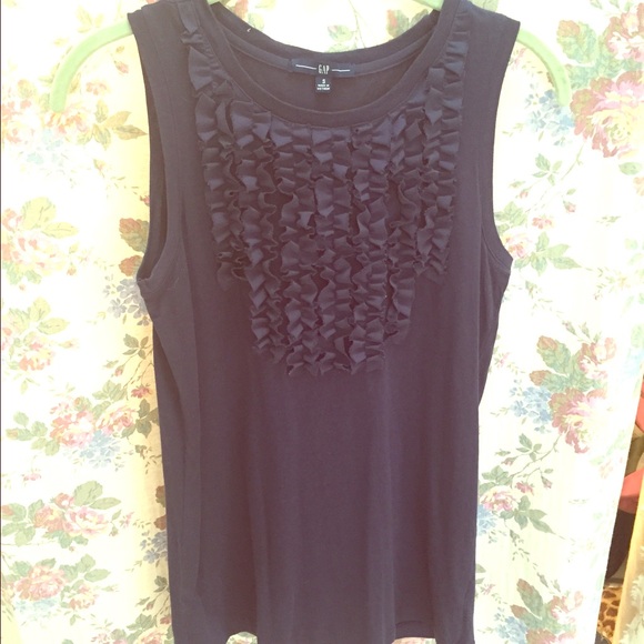 GAP sleevless Shirt. Navy blue with ruffles