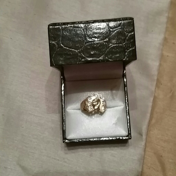 Ring - Picture 3 of 3