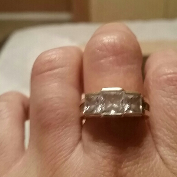 Ring - Picture 3 of 3