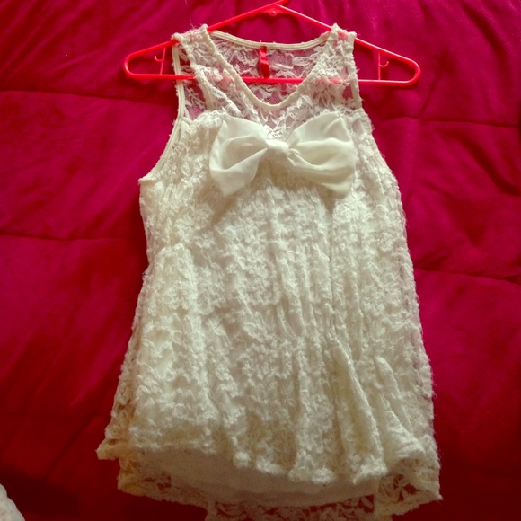 Lacey tank top size large fits like bigger medium