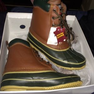 Duck boots