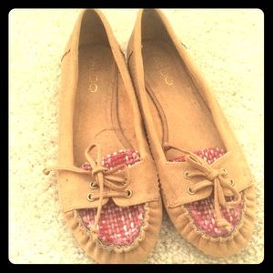 Aldo Mocassinos NEEDS TO GO, negotiate!!