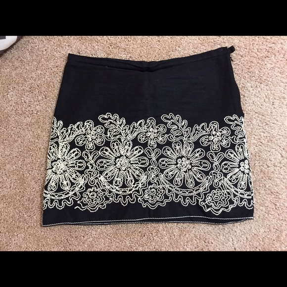 Black skirt with white thread work