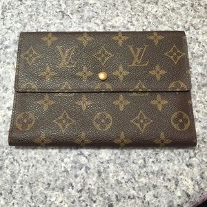 Louis Vuitton ladies wallet