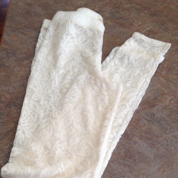 *HP* Lace Hollister leggings! - Picture 2 of 4