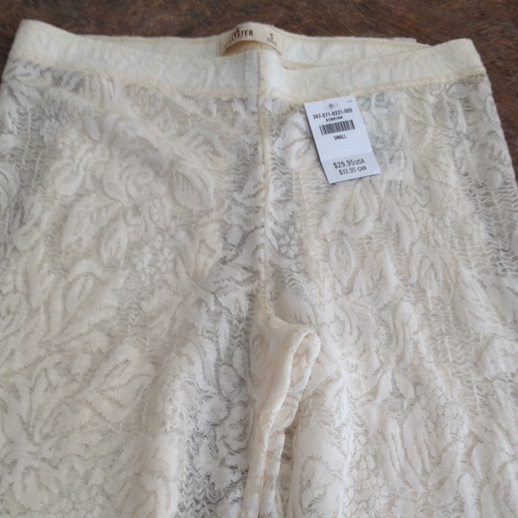 *HP* Lace Hollister leggings! - Picture 3 of 4