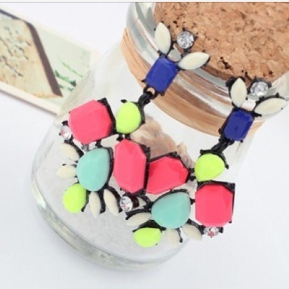 💜4 for $12💜🌟host pick🌟Multi colored earrings - Picture 3 of 5