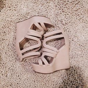 Pale pink wedges