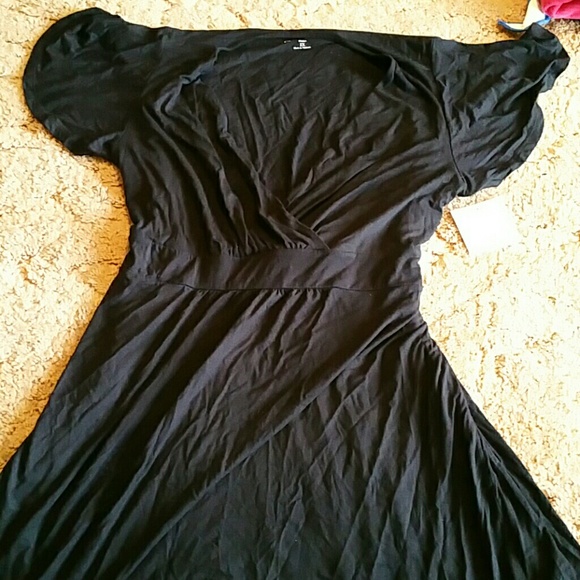 Black cotton short sleeved dress ties in back NWT