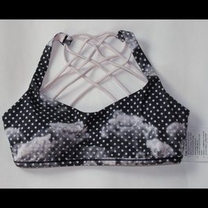 Lululemon free to be wild bra size 6