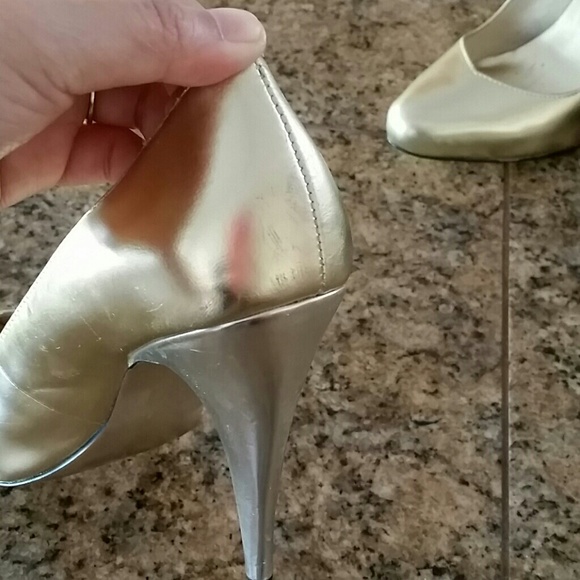 Gold MK Heels - Picture 4 of 4