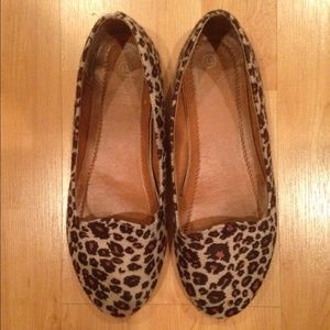 Leopard print flats