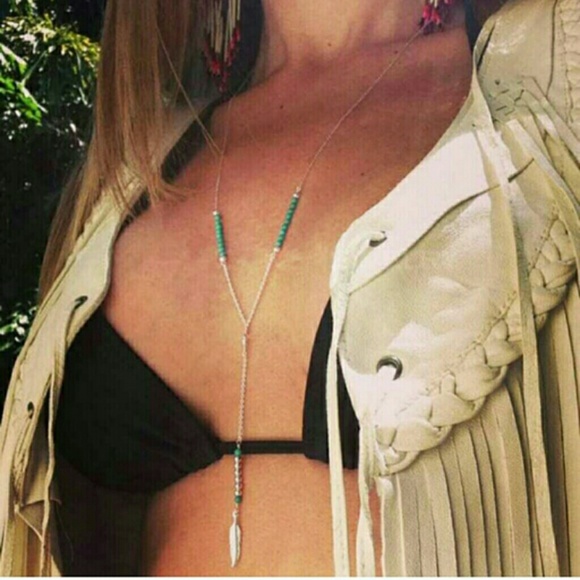 Brandy Melville Jewelry - Silver long feather necklace