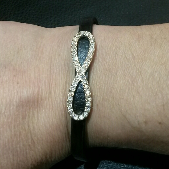 INFINITY LEATHER BRACELET - Picture 2 of 3
