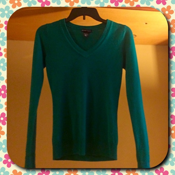 NY&Co. Emerald V-Neck Sweater | Slim Fit | XS