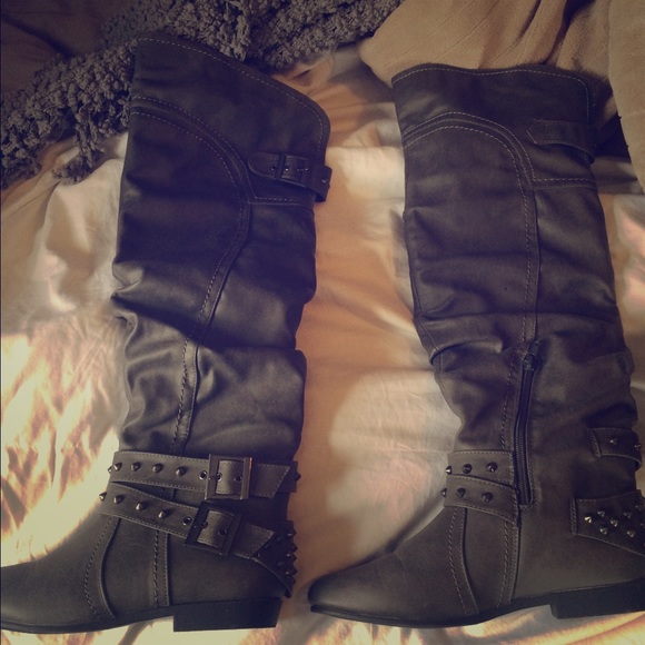 Over the knee grey just fab boots