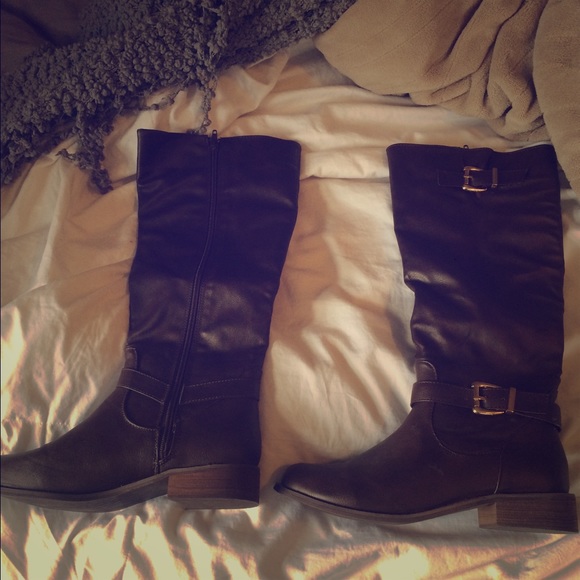 Brown boots