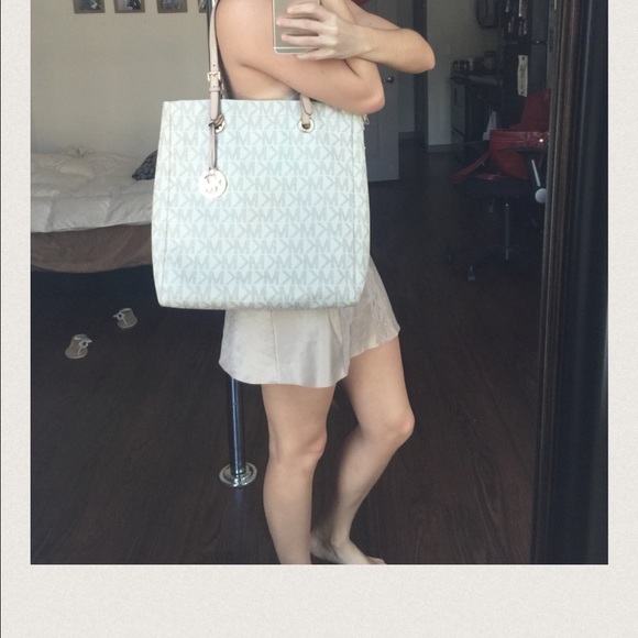 Michael kors 100%authentic handbag