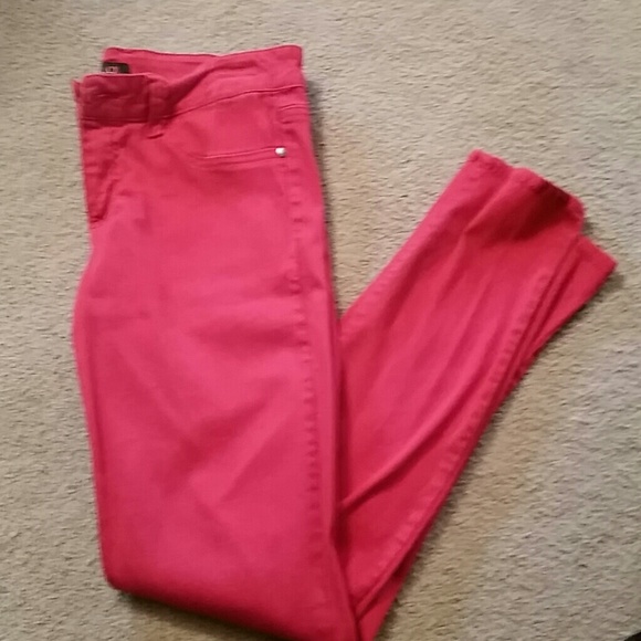 RED JEANS