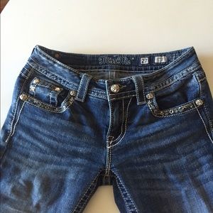 Miss me jeans. Super cute! Inseam is 34