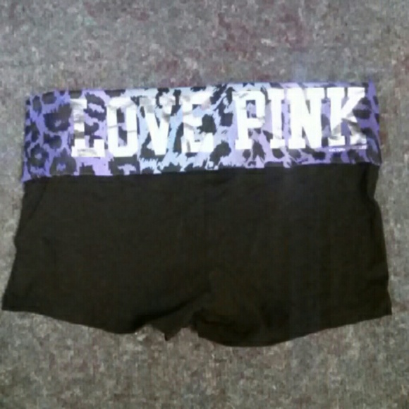 Victorias Shorts Leopard cheetah print shorts