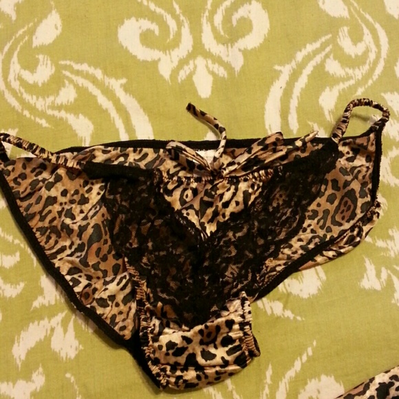 Lingerie - Picture 2 of 3