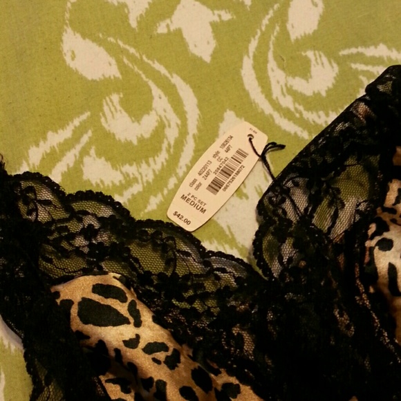 Lingerie - Picture 3 of 3