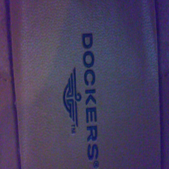 Shoes - Picture 4 of 4