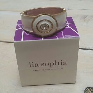 Lia Sophia  Alabaster Bangle