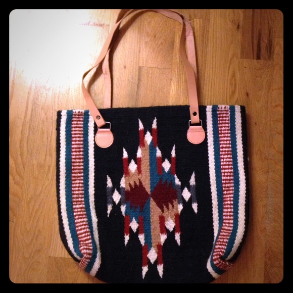 Wool tote bag with Santa Fe pattern pattern