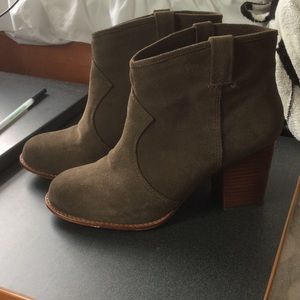 Splendid Lakota Booties!!